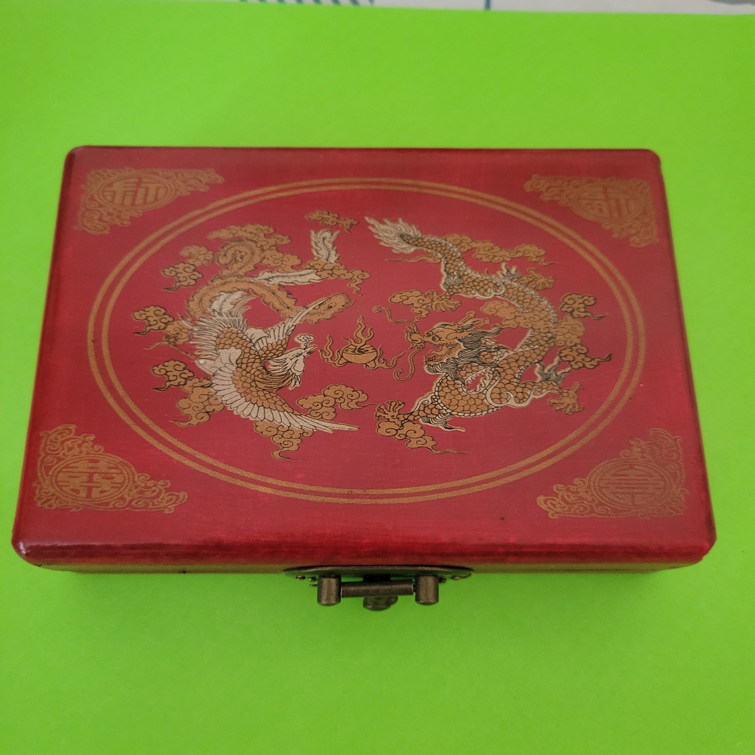An image of the back of a abacus case
